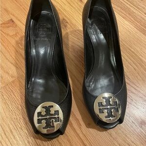 Tory Burch size 7 Leather Sophie Toe Wedges Heels Pumps Shoes Black